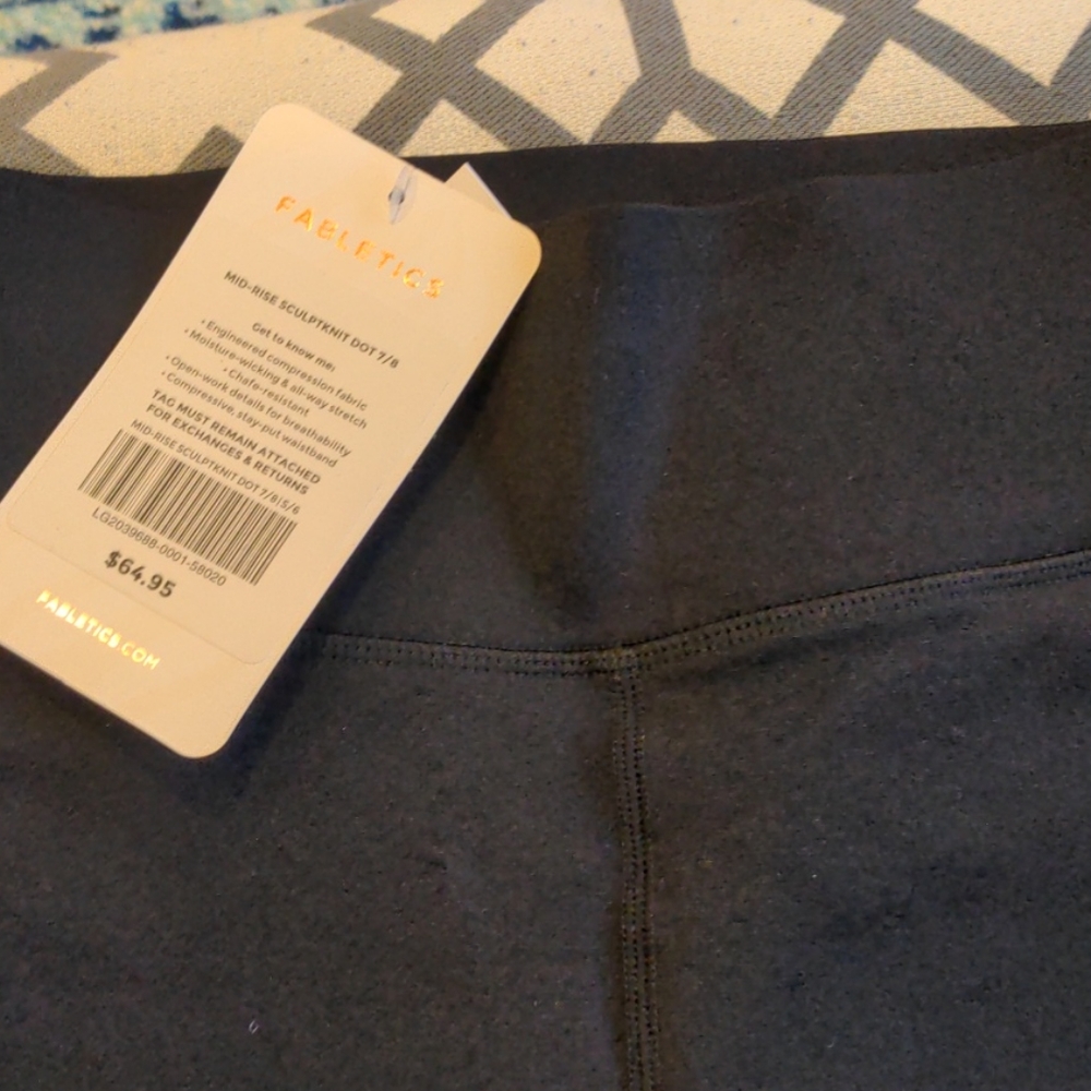 Fabletics  7/8 mid-rise sculpt knit dot black
